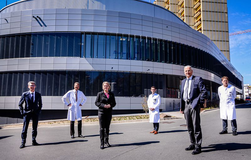 Neues Operationszentrum für die Klinik für Augenheilkunde und für die Klinik für Hals-Nasen-Ohrenheilkunde (HNO) eröffnet - Titelbild