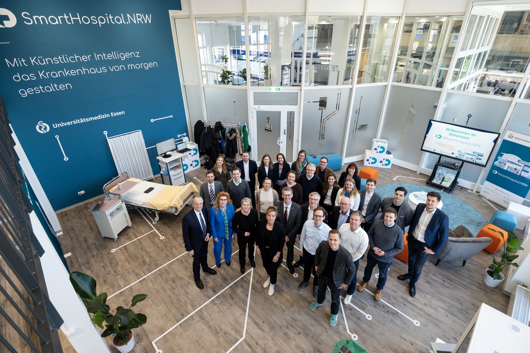Wirtschaftsministerin Mona Neubaur eröffnet SmartHospital.NRW Showroom - Titelbild